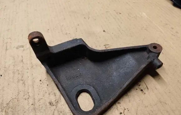 Jeep Cherokee XJ Engine mounting bracket 90512651F