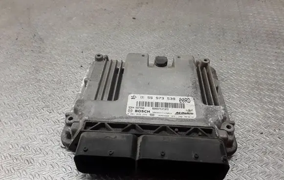 Opel Insignia A Engine control unit/module 55573539 55573560 0281015774