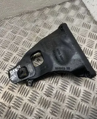 BMW 7 E65 E66 Engine mounting bracket 6769260