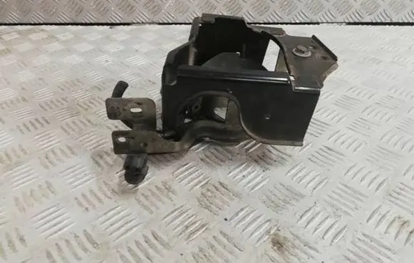 Nissan Qashqai Fuel filter bracket/mount holder 