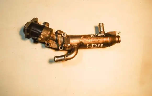 Jaguar S-Type EGR valve cooler 1R8Q9Y493AJ 215987649 4R809D475AC