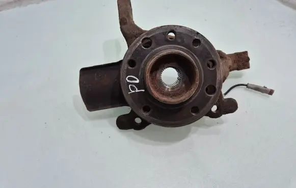 Opel Zafira B Front wheel hub