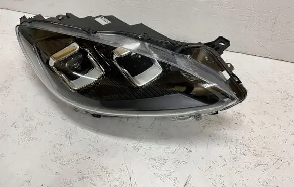 Ford Kuga III Headlight/headlamp 13E016
