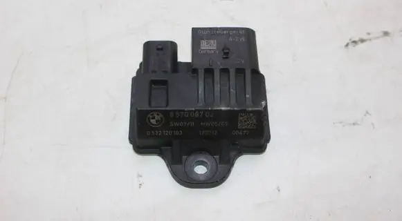 BMW X3 F25 Glow plug pre-heat relay 8570087 120212 0522120103