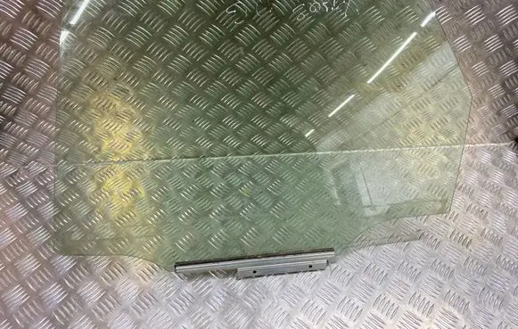 Toyota Verso-S Rear door window glass