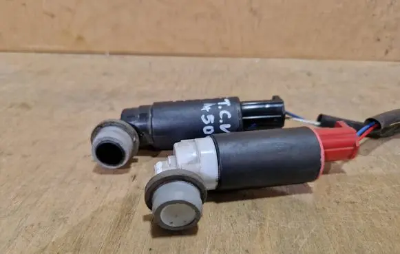 Toyota Corolla Verso AR10 Windscreen/windshield washer pump