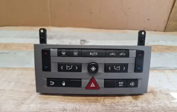 Peugeot 407 Climate control unit 96573322