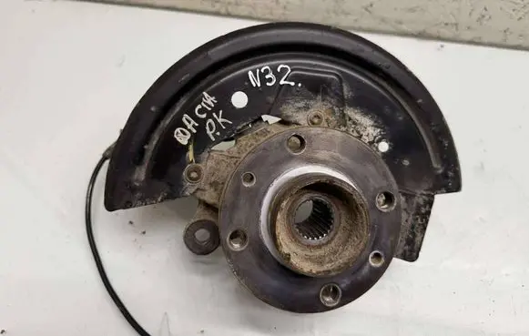 Dacia Sandero II Front wheel hub