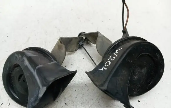 Mercedes-Benz C W204 Horn signal A0065423320 0065423320 A0065421520