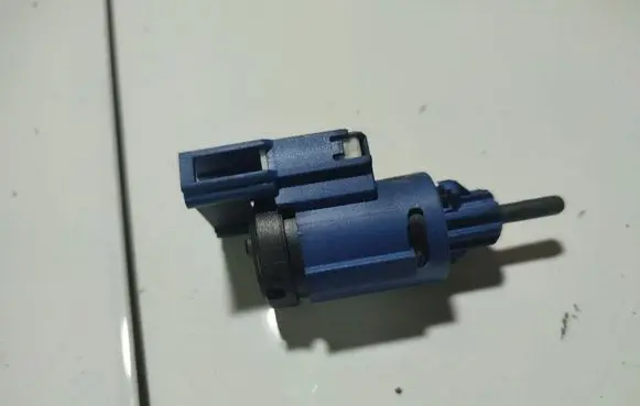 Volkswagen Polo IV 9N3 Brake pedal sensor switch 1J0927189F