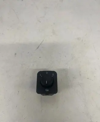 Skoda Octavia Mk4 Wing mirror switch 565959565
