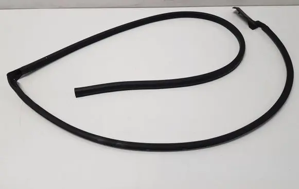 Renault Arkana Rubber seal rear door 828304773R