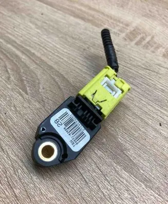 Toyota Auris 150 Airbag deployment crash/impact sensor 8983102080 WithPlug