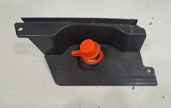 BMW X2 F39 Battery box tray cover/lid 7290727