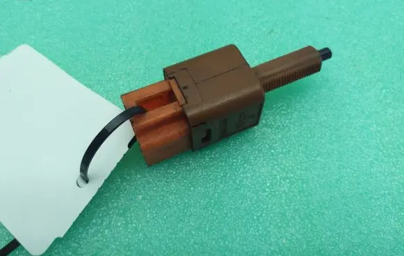 Nissan Qashqai Brake pedal sensor switch 9331K1
