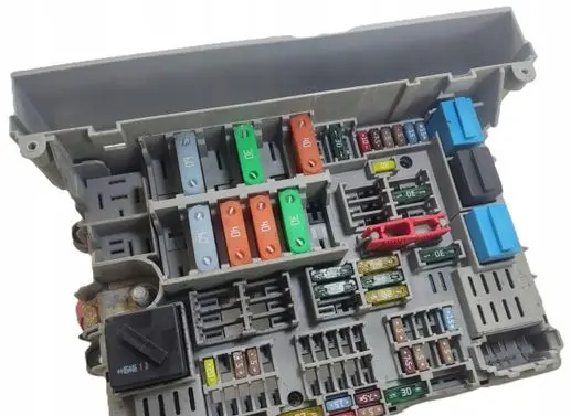 BMW 1 E81 E87 Fuse box set 6906624-03