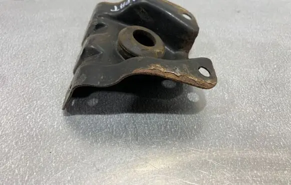 Subaru Forester SJ Radiator mount bracket