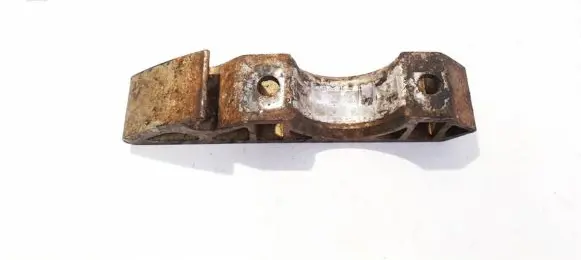 Volkswagen Touareg I Sway bar bush bracket, front 7l0411063b