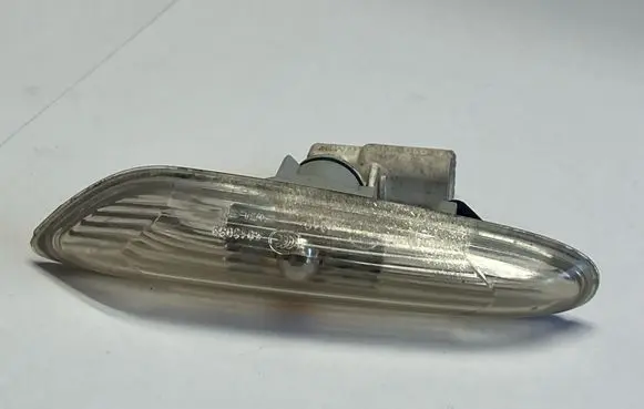 BMW 1 E81 E87 Front fender indicator light 6932997