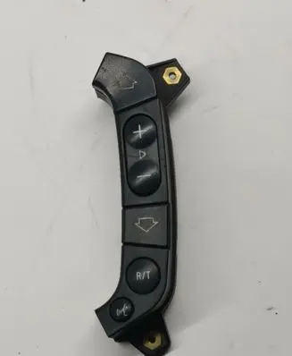 Steering wheel buttons/switches
