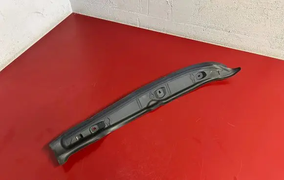 BMW X1 U11 Fender end trim 9462143 51489462143