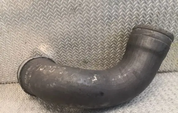 Mercedes-Benz E W211 Intercooler hose/pipe 2115282182