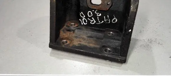 Nissan Patrol Y61 Engine mounting bracket 3DD1026