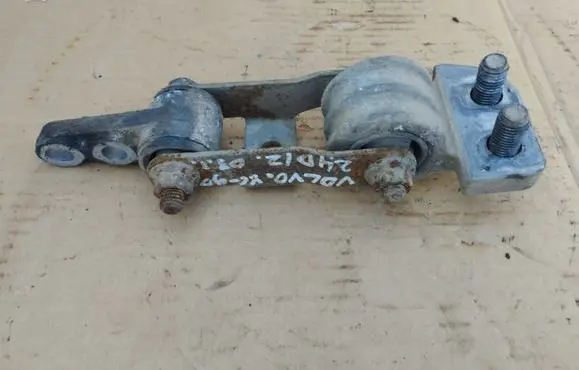 Volvo XC90 Engine mount bracket 9445335