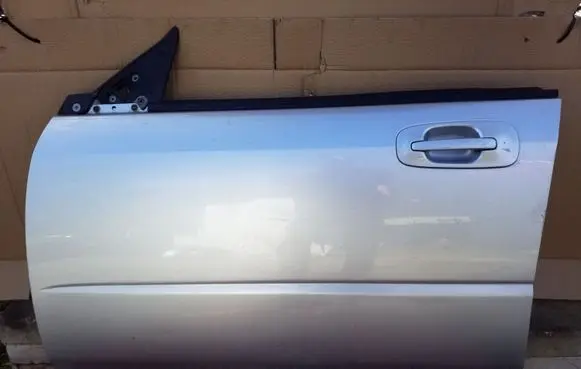 Subaru Impreza II Front door OEM