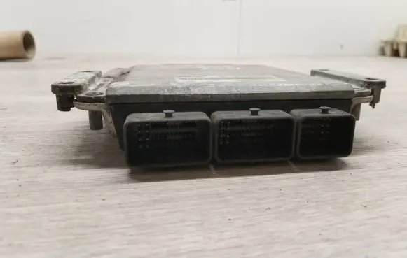 Renault Laguna II Engine control unit/module 8200153946 0281010556