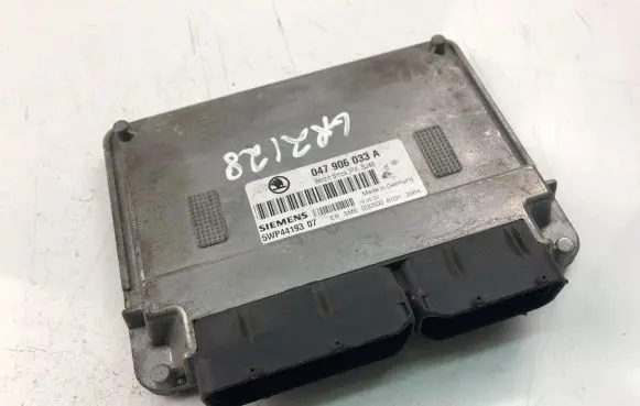 Skoda Fabia Mk1 (6Y) Engine control unit/module ECU 047906033A