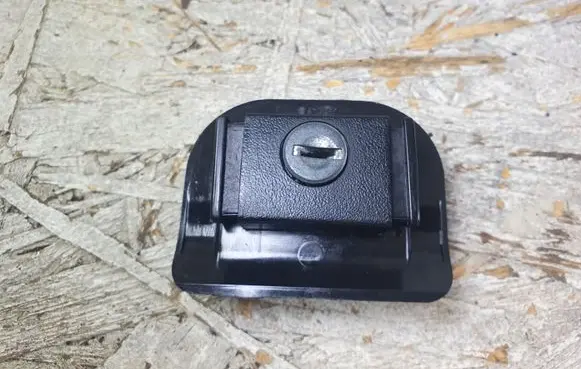 Audi 100 200 5000 C3 Glove box lock 443857243B 443857243