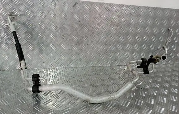 Opel Grandland X Air conditioning (A/C) pipe/hose 9831702280