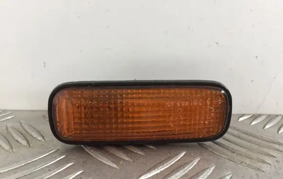 Honda CR-V Front fender indicator light 3890