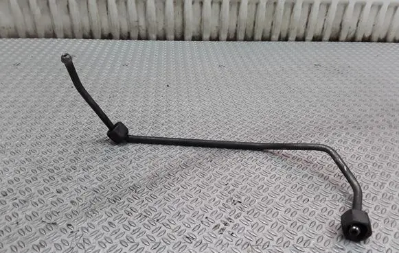 Fuel injector supply line/pipe
