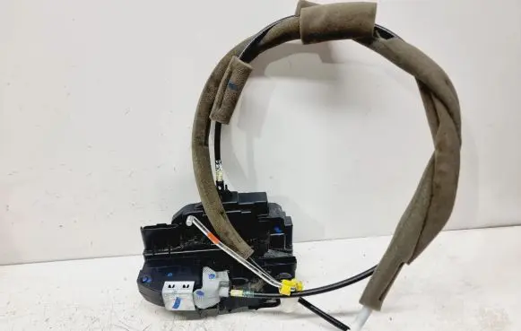 Nissan Pulsar Front door lock 805013ZL0A