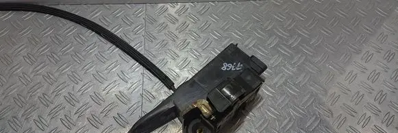 Mercedes-Benz ML W163 Front door lock A1637203235