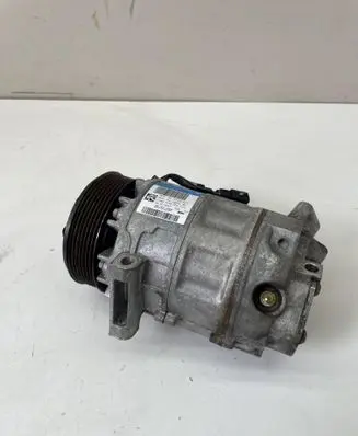 Renault Trafic III (X82) Air conditioning (A/C) compressor (pump) 926001732R