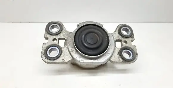 Engine mount bracket