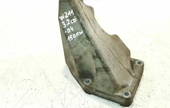 Mercedes-Benz E W211 Engine mounting bracket A6132230404