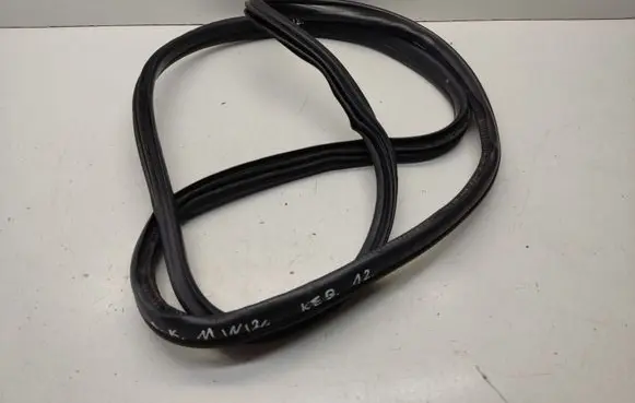 Mini Cooper Countryman R60 Rubber seal rear door 9808549