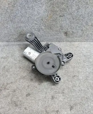 BMW 5 G30 G31 Rear window wiper motor 7403853 15272310 W000079119