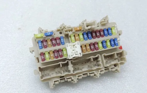 Nissan Qashqai Fuse box set 243504EB0C