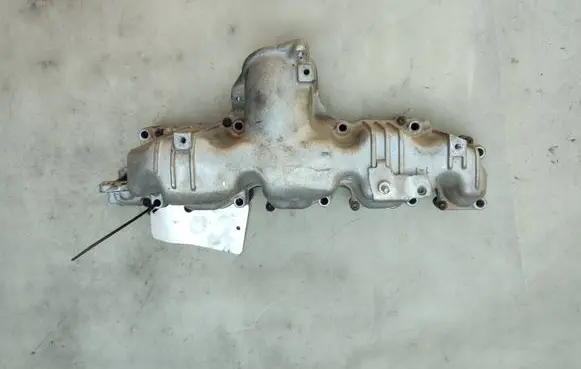 Volkswagen PASSAT B6 Intake manifold 03L129711E