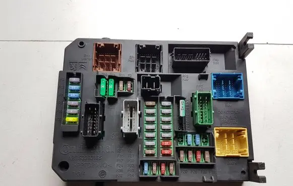 Citroen C4 Grand Picasso Fuse module 9806687980 A2C32427600 A2C53383165