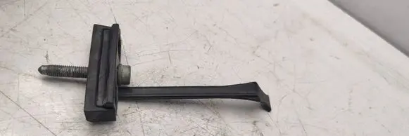 Audi A4 S4 B7 8E 8H Battery bracket 8e0803123E