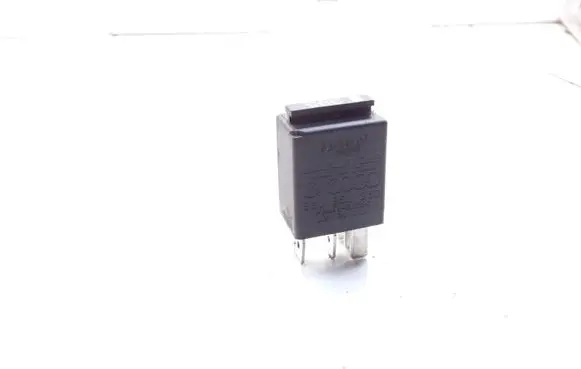 Skoda Octavia Mk2 (1Z) Other relay 8Z0951253