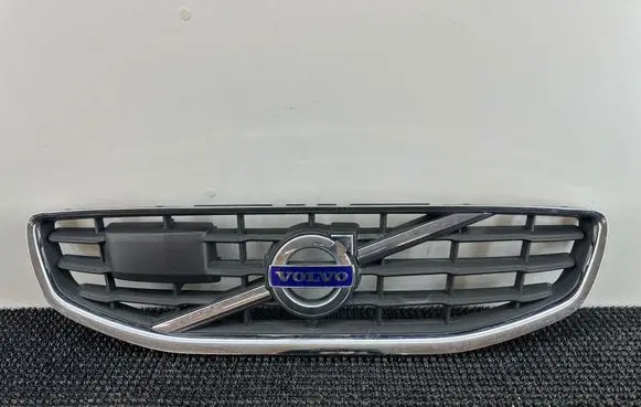 Volvo S60 Front bumper upper radiator grill 30795040 31290595 31323339