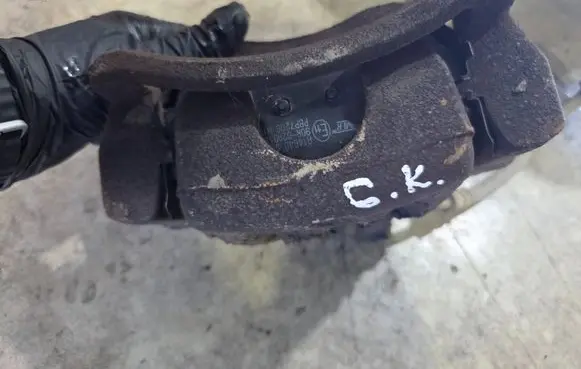 Rear brake caliper