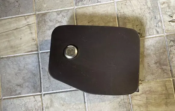 Nissan Serena Fuel tank cap
